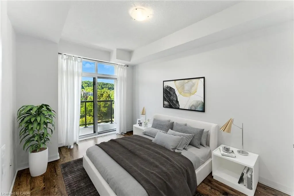 81 Robinson Street, #709