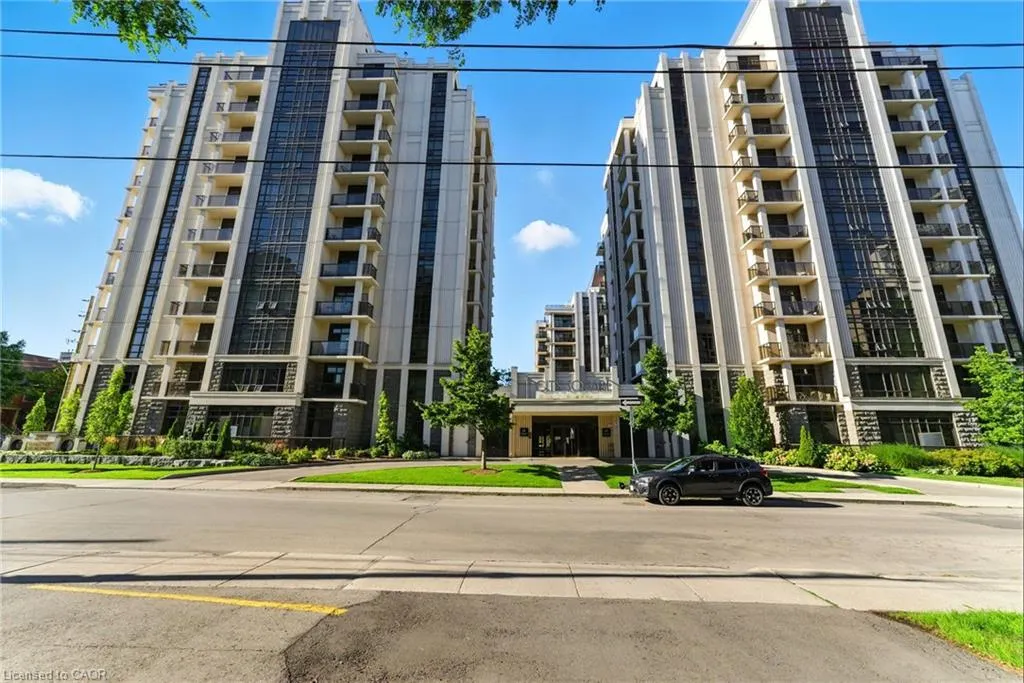 81 Robinson Street, #709