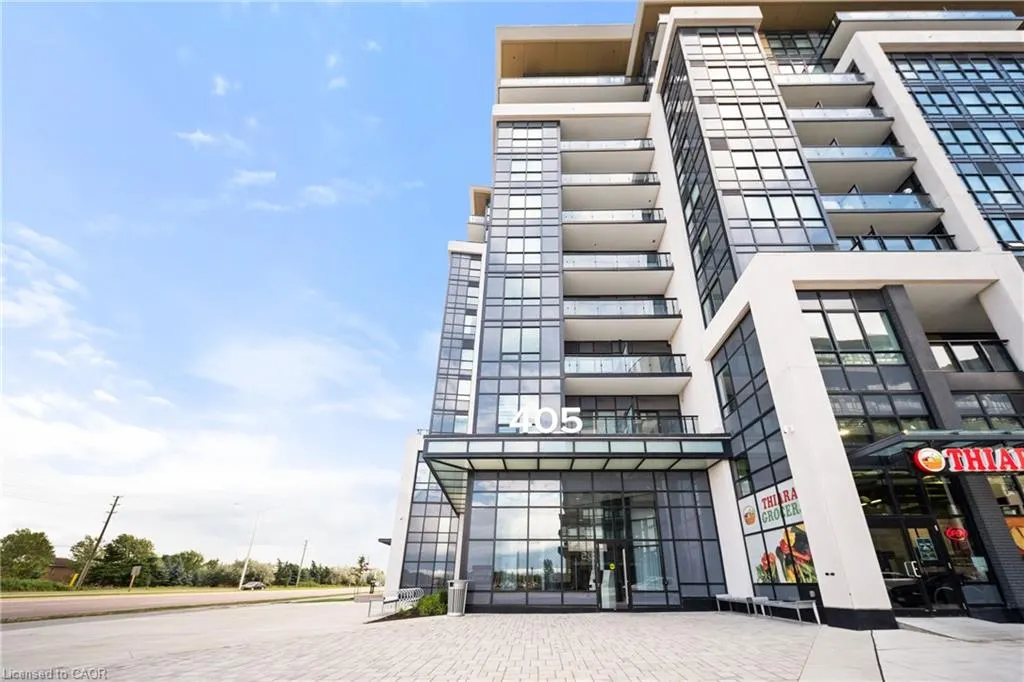 405 Dundas Street W, #813