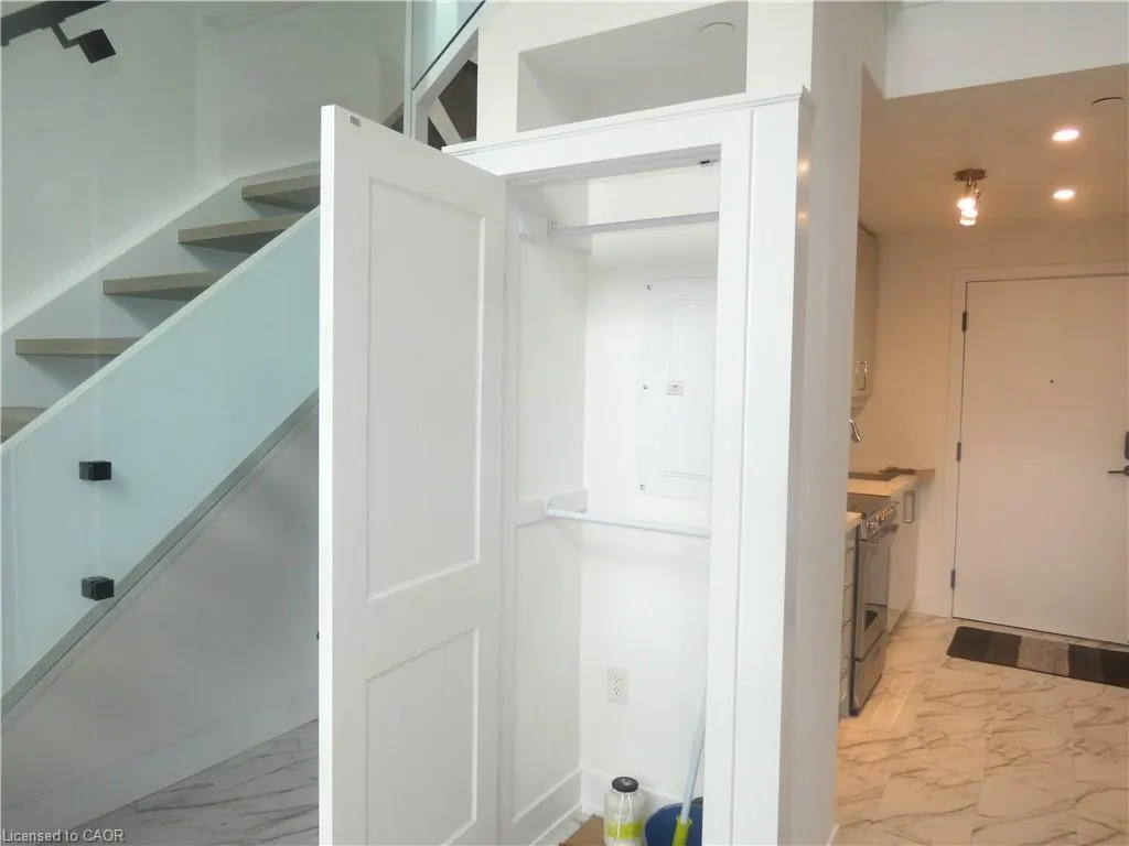 2450 Old Bronte Road, #112