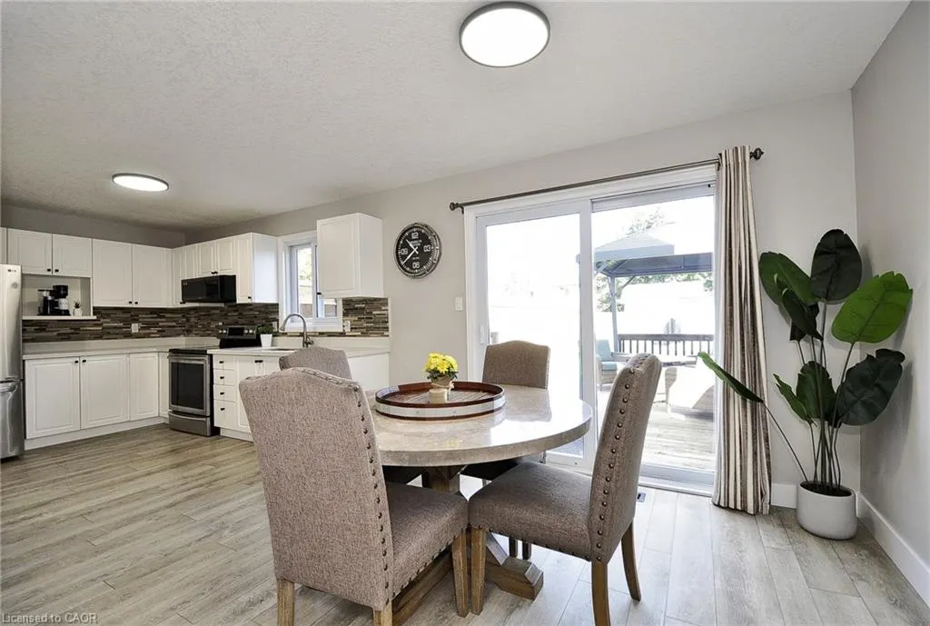 209B Inverhuron Crescent