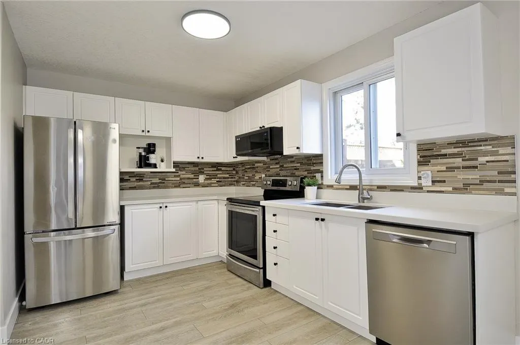 209B Inverhuron Crescent