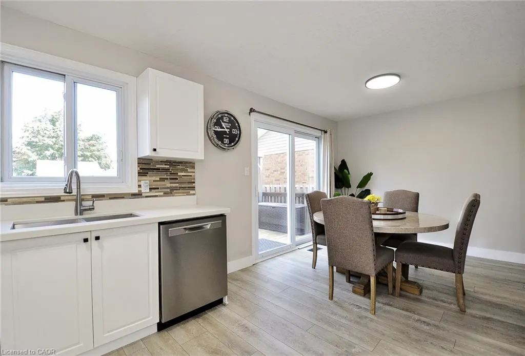 209B Inverhuron Crescent