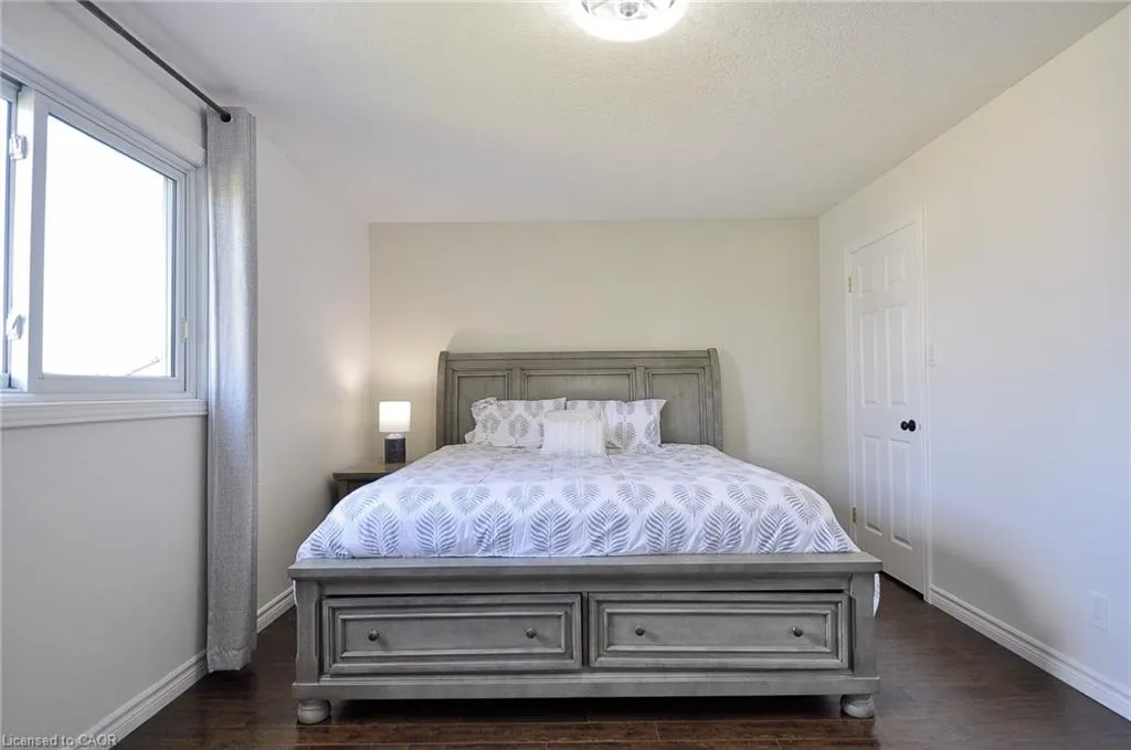 209B Inverhuron Crescent