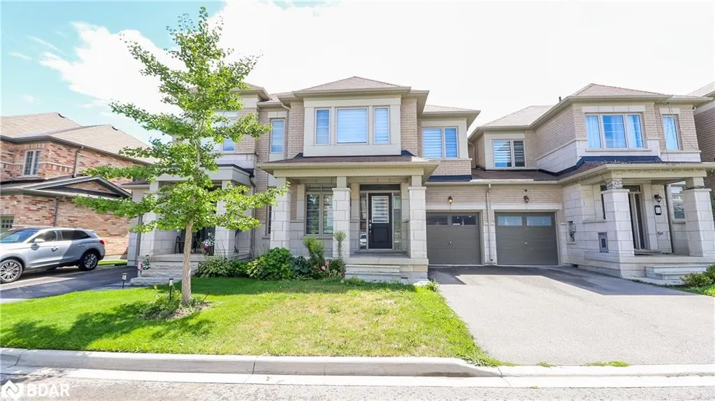 53 Mondial Crescent Crescent