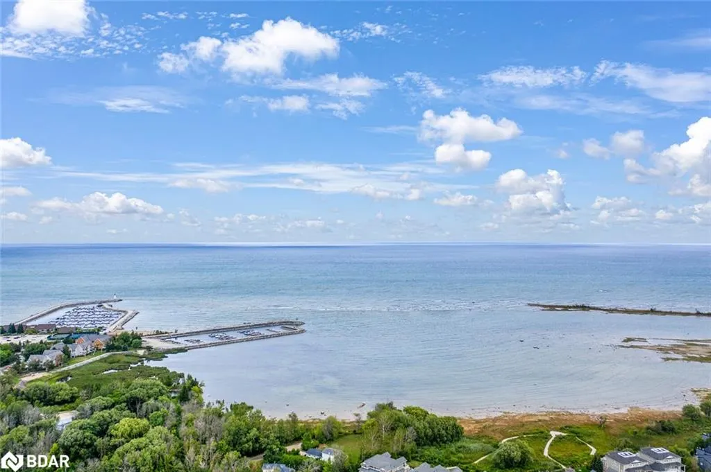 548 Oxbow Crescent