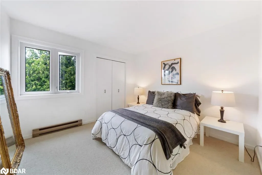 548 Oxbow Crescent