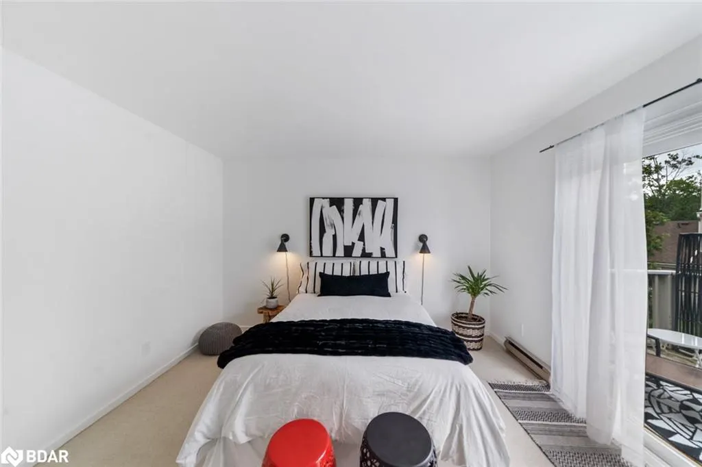 548 Oxbow Crescent