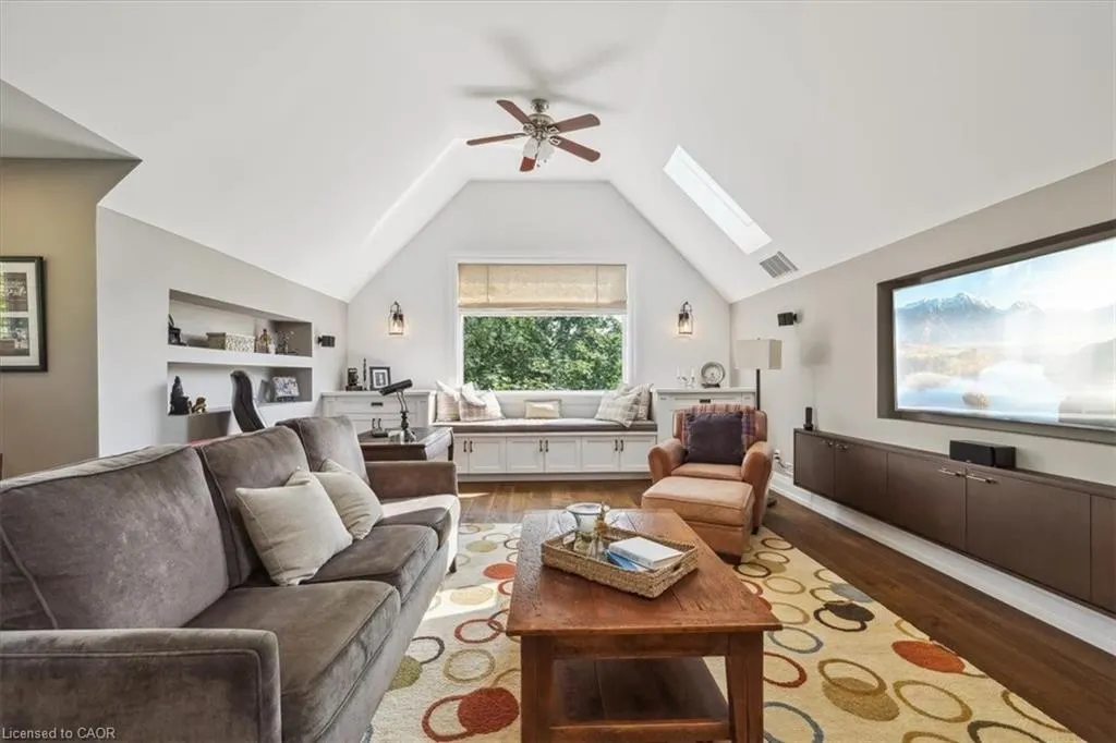 382 Trafalgar Road