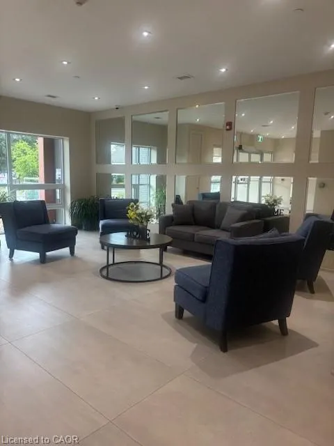 4040 Upper Middle Road, #101