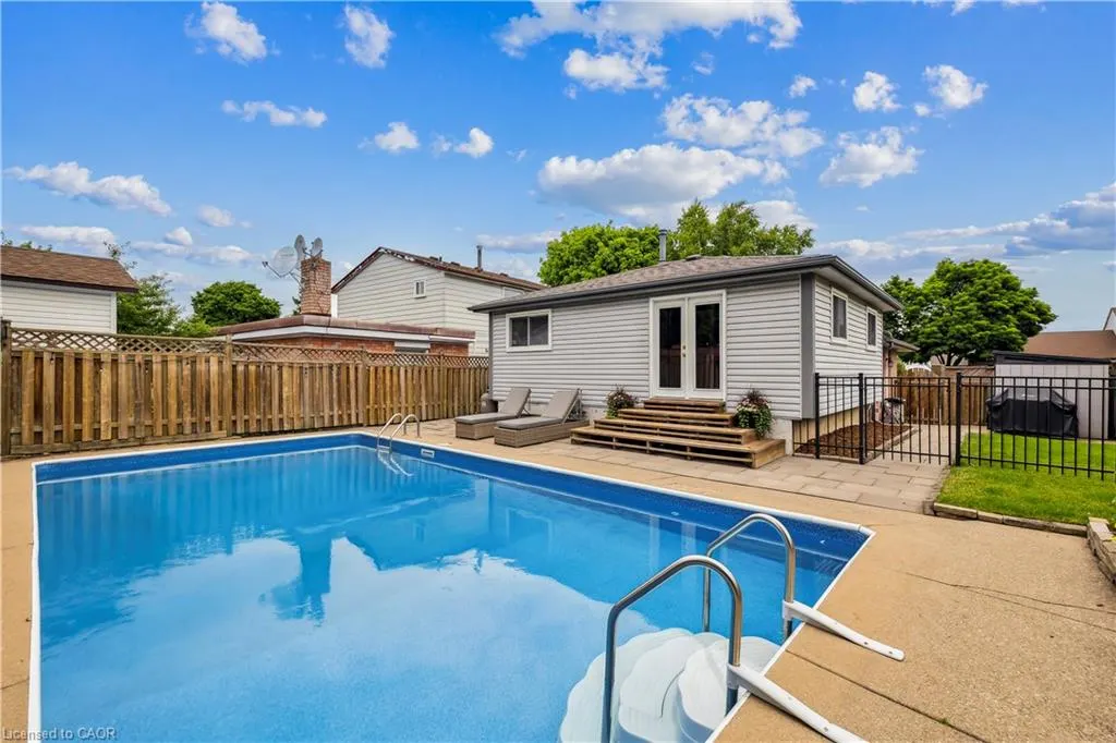 24 Queenslea Drive