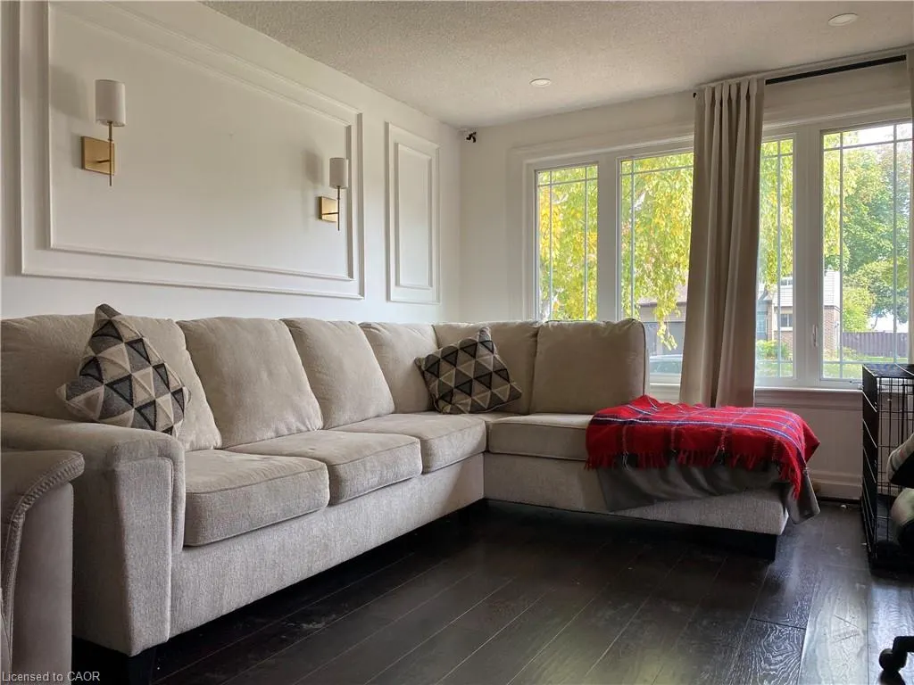 24 Queenslea Drive