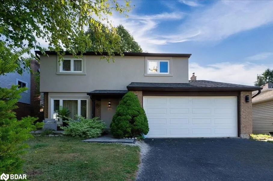 7 Grist Mill Road E