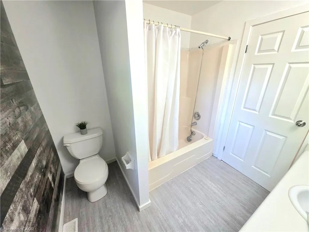 26 Poplar Drive, #5