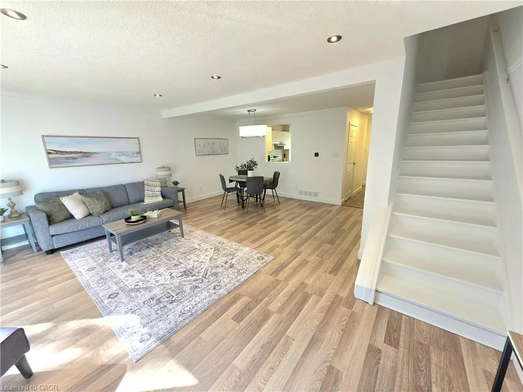 26 Poplar Drive, #5