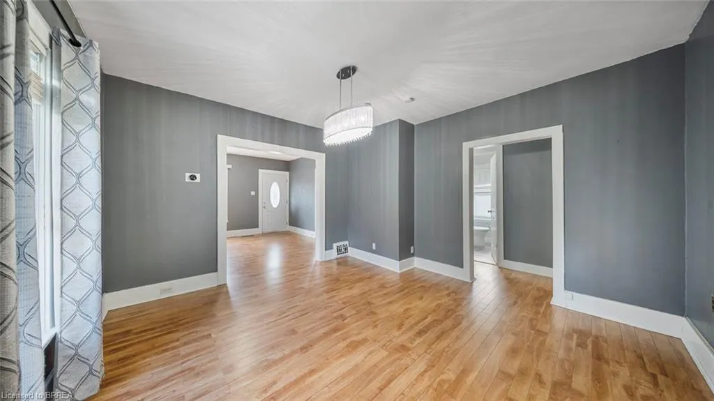 35 Salisbury Avenue