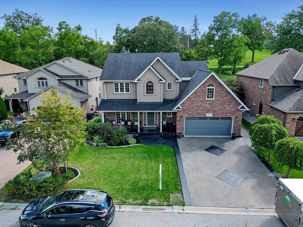 8 Meadowlea Court