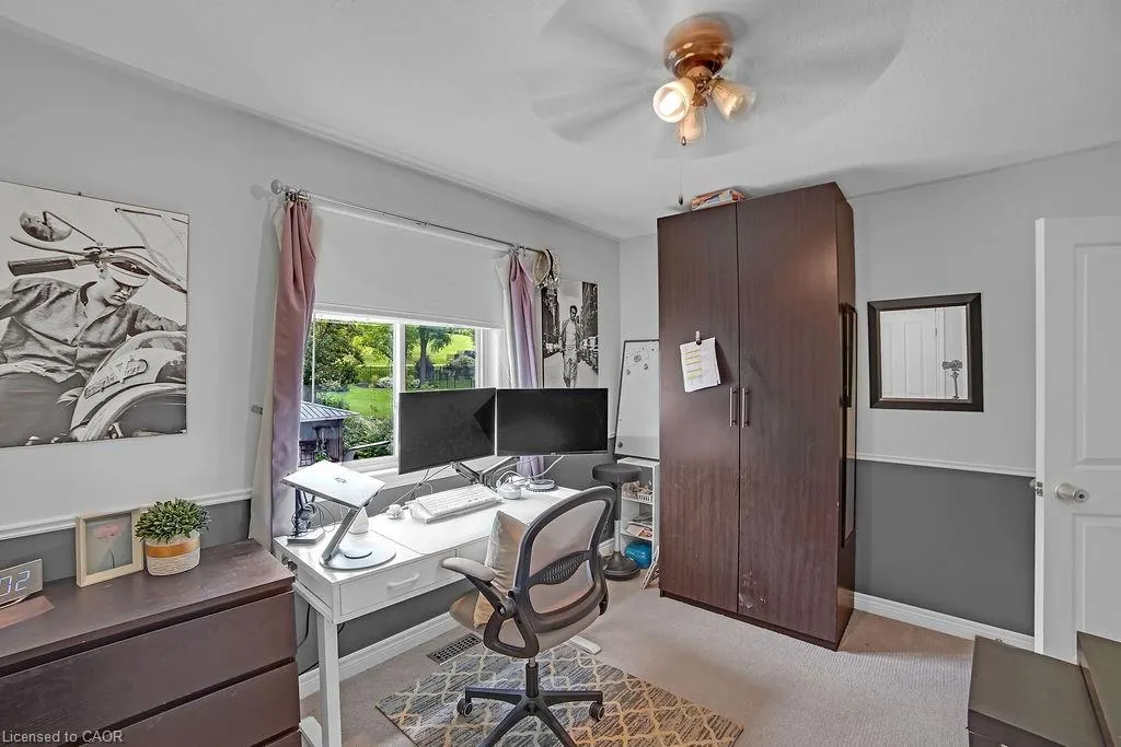8 Meadowlea Court
