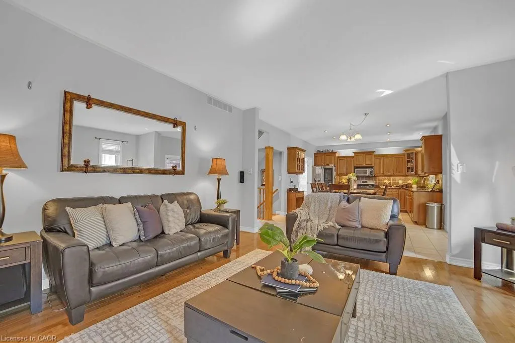 8 Meadowlea Court