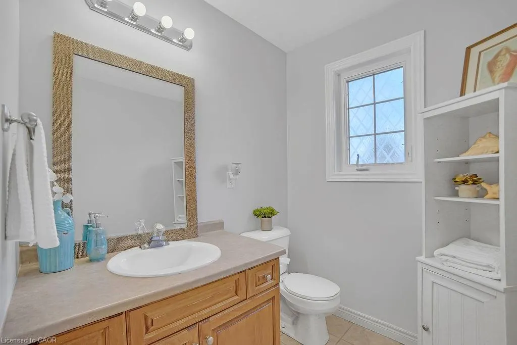 8 Meadowlea Court