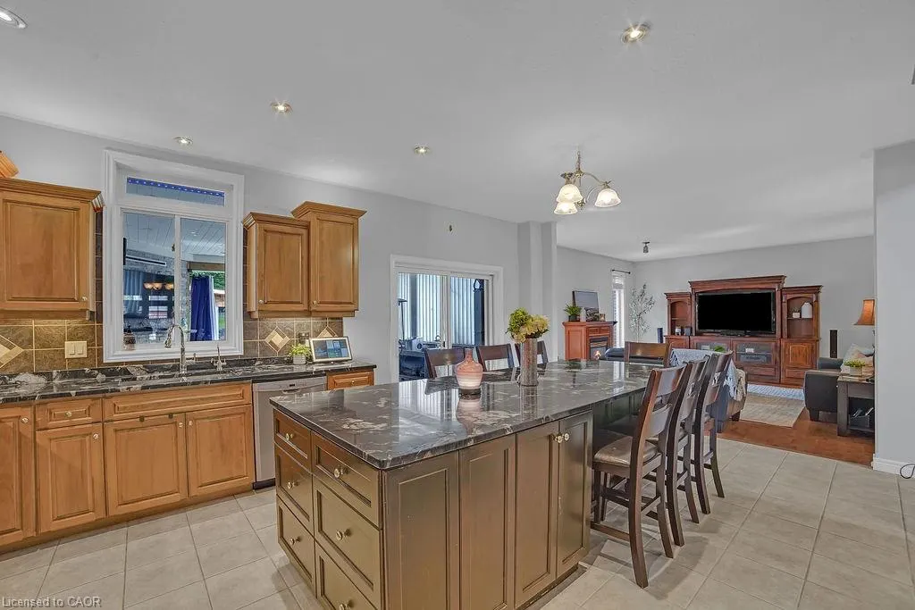 8 Meadowlea Court