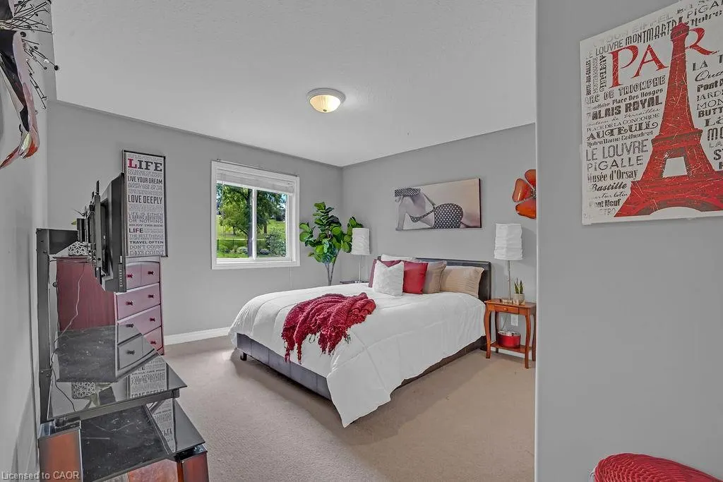 8 Meadowlea Court