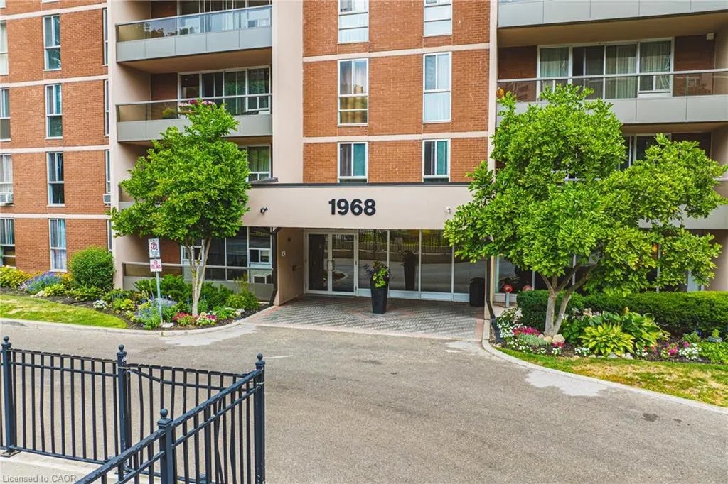 1968 Main Street W, #707