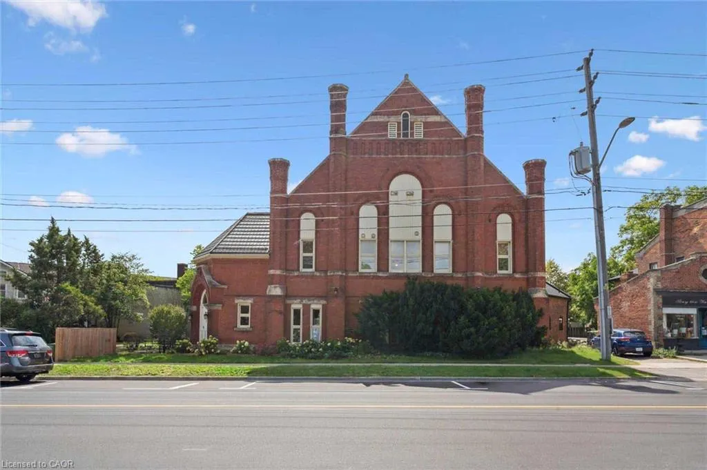 200 Woolwich Street, #204