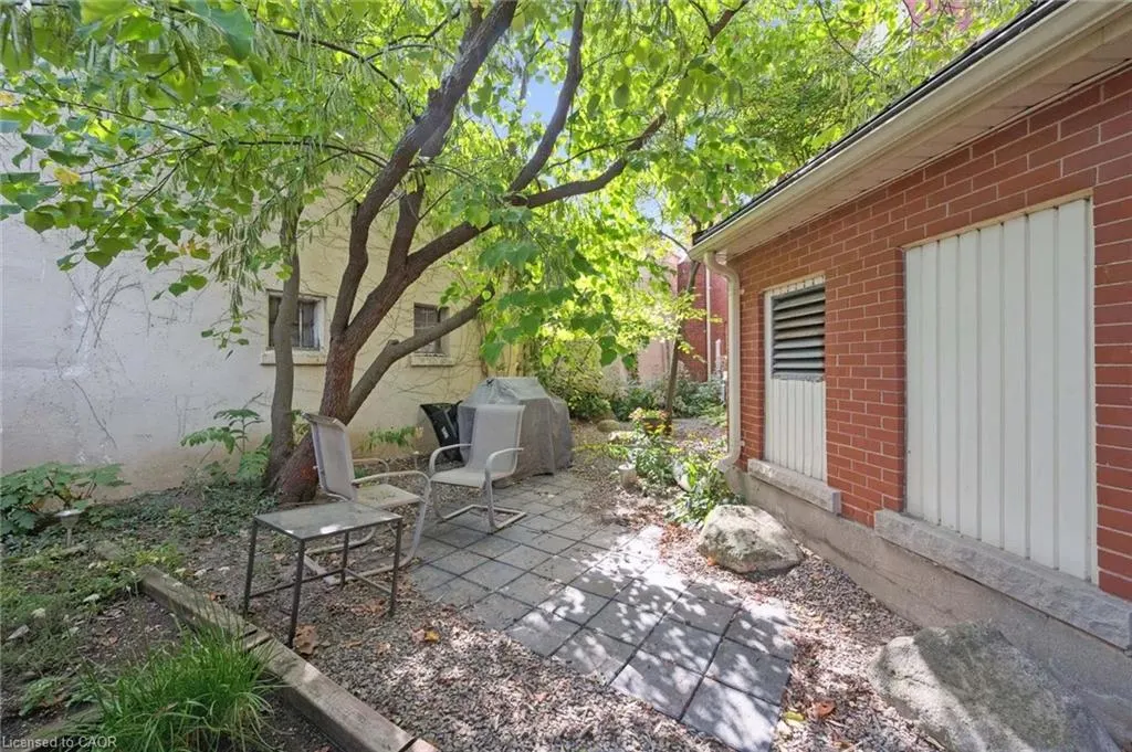 200 Woolwich Street, #204