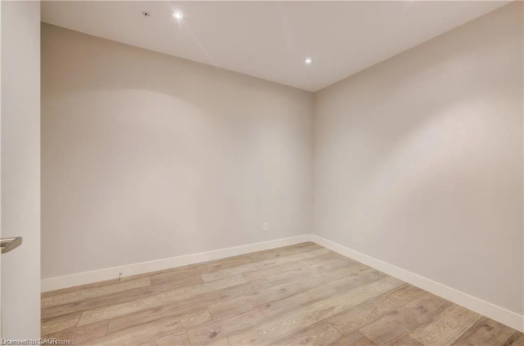 1 Victoria Street S, #1513