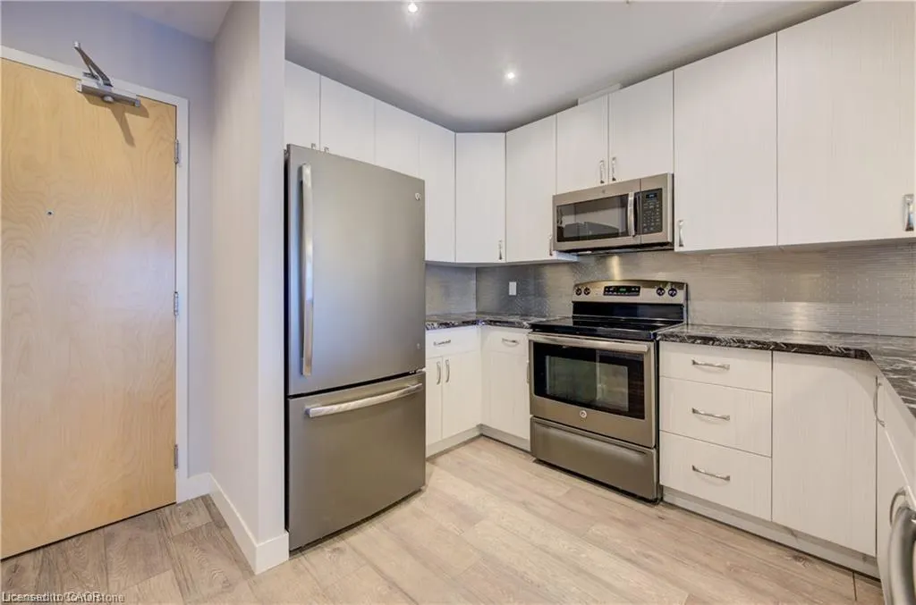 1 Victoria Street S, #1513