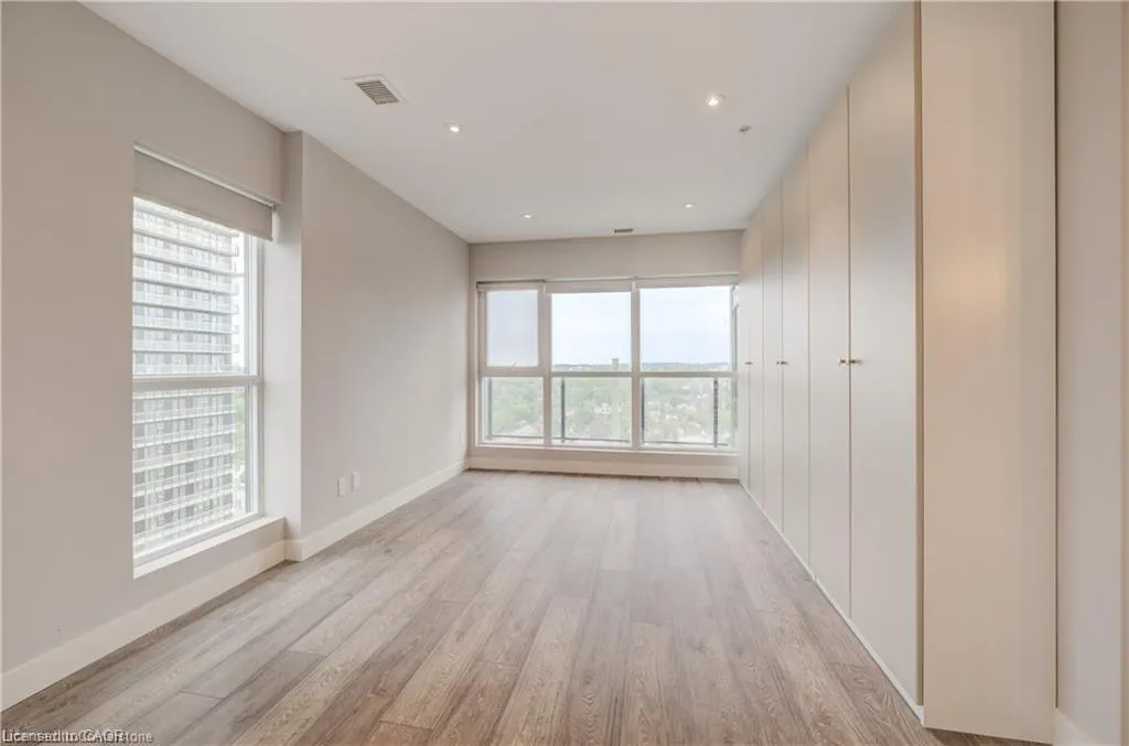 1 Victoria Street S, #1513