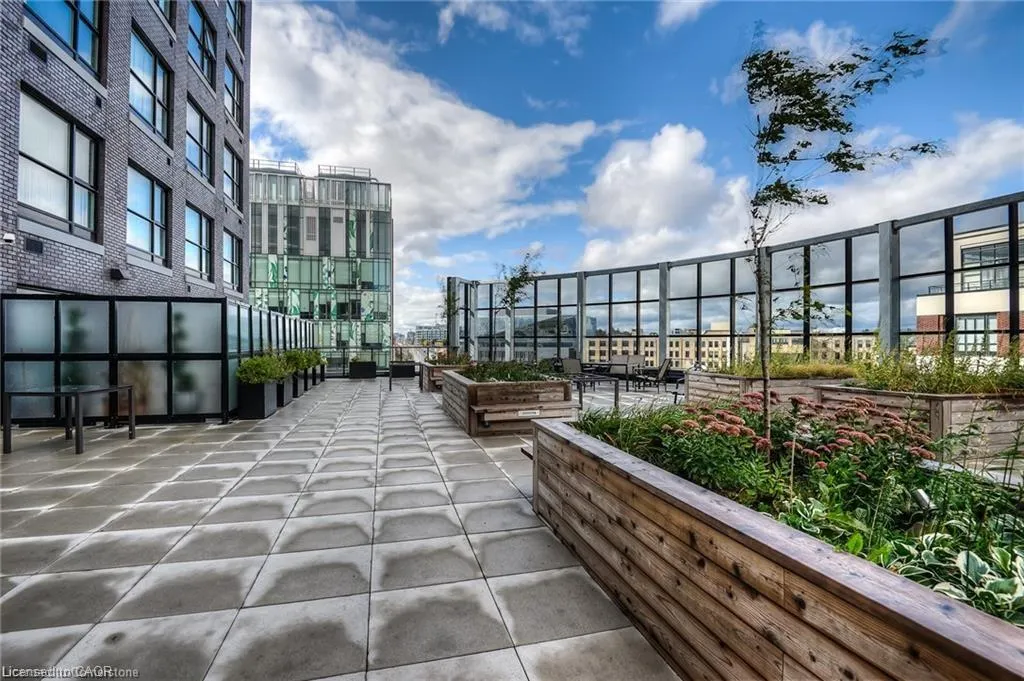 1 Victoria Street S, #1513