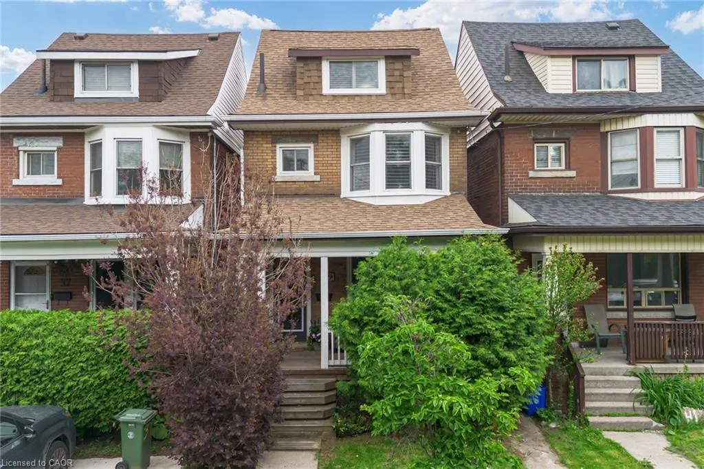 39 East Bend Avenue S