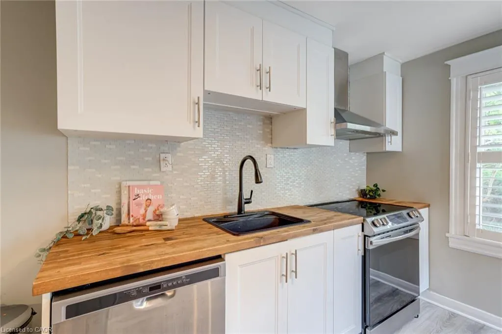 39 East Bend Avenue S