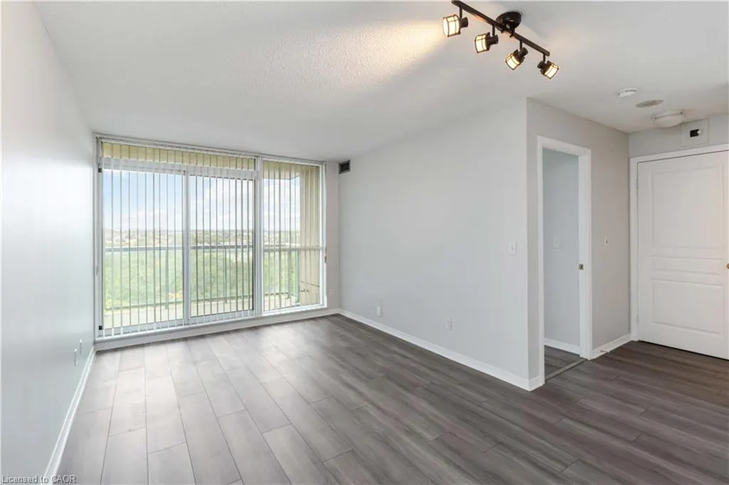 2565 Erin Centre Boulevard, #1213