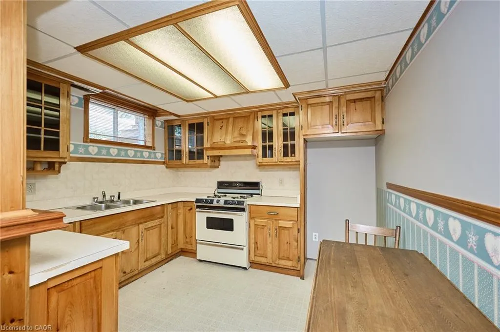 2785 Lakeshore Road
