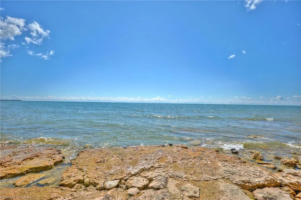 2785 Lakeshore Road