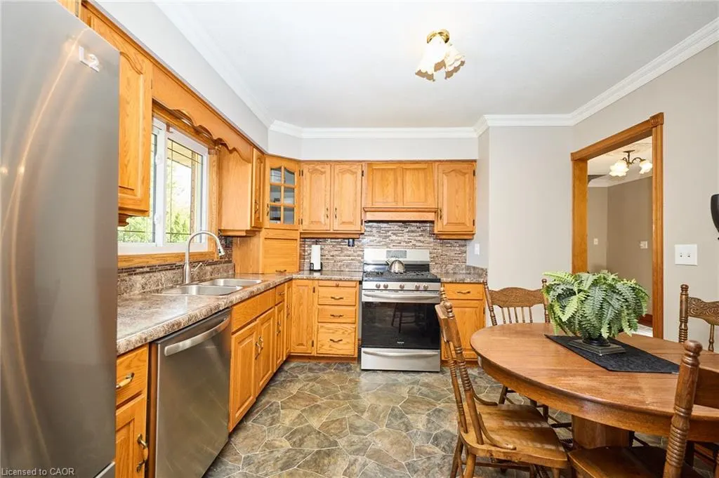 2785 Lakeshore Road
