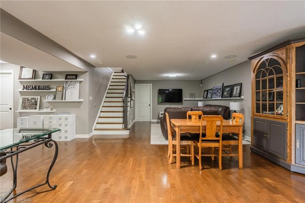 13 Iron Bridge Court