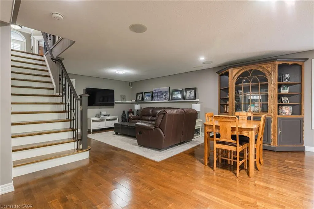 13 Iron Bridge Court