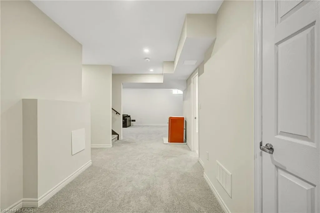 15 Douglas Kemp Crescent