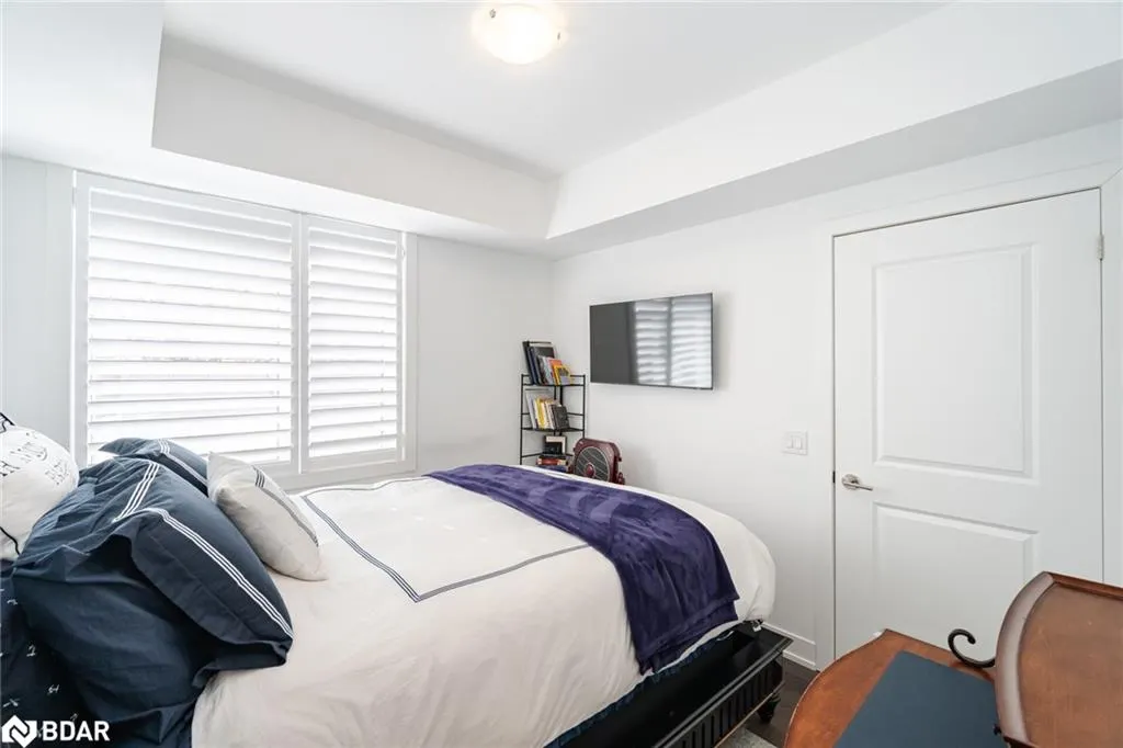 1085 Douglas Mccurdy Common, #111