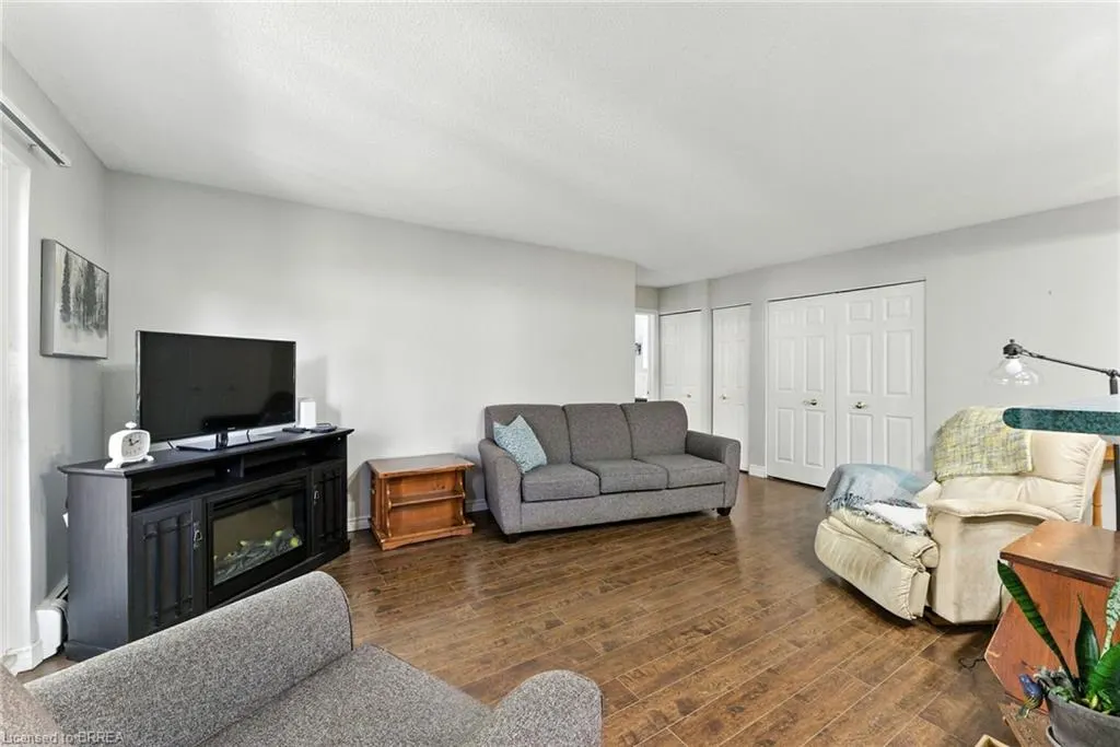 612 Grey Street, #7
