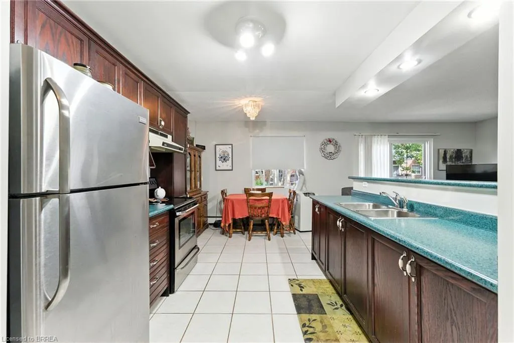 612 Grey Street, #7