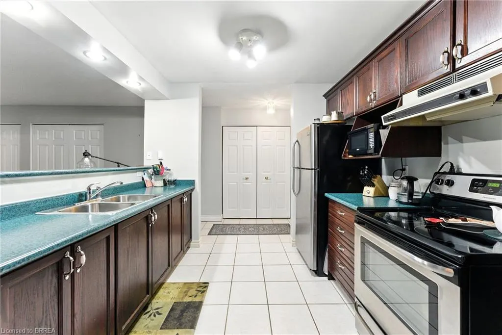 612 Grey Street, #7