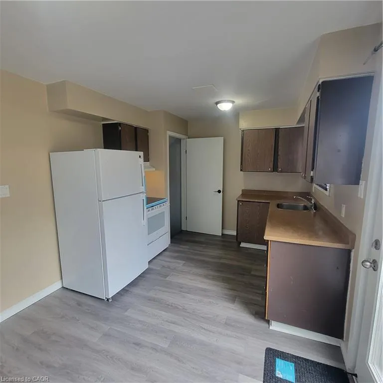809 Walter Street, #B