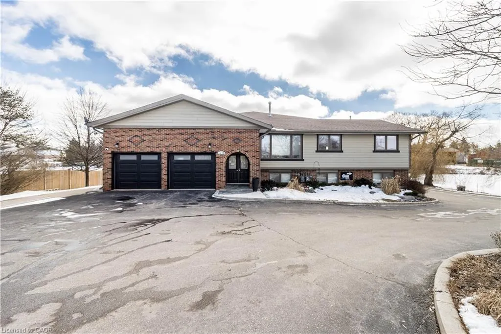 1615 Highland Road W