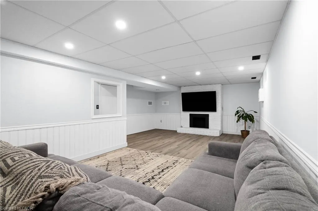 296 Edgehill Drive