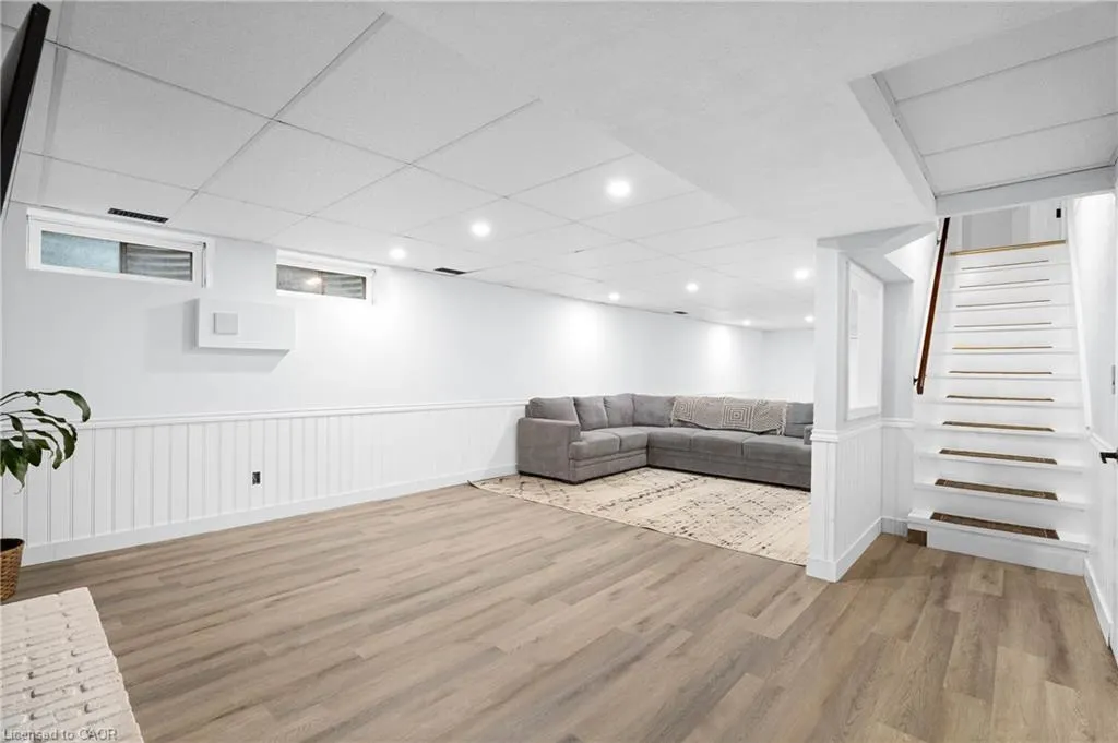 296 Edgehill Drive